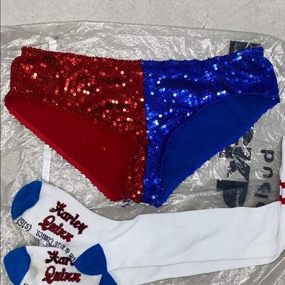 Bundle of Harley Quinn costume from Hot Topic - Picture 12 of 16